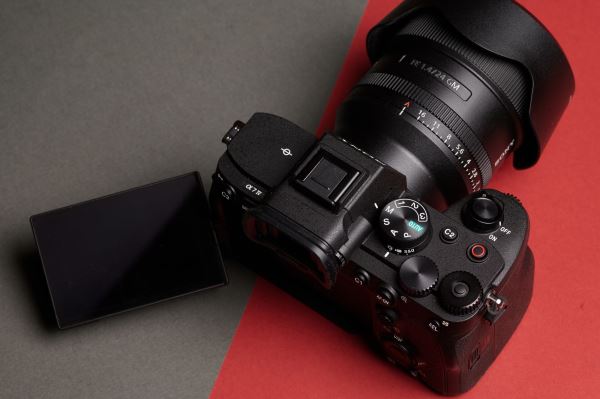 Большое интервью Sony: о конкуренте Fujifilm X100VI, серии A7S и телеоптике