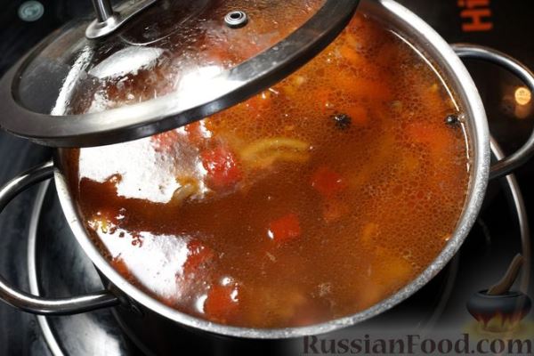 Куриный суп с зелёной чечевицей и овощами