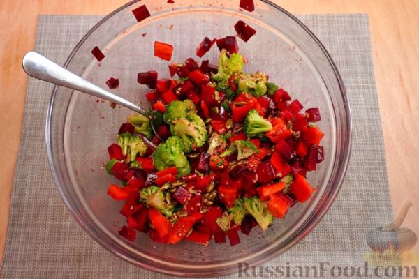 Салат со свёклой, брокколи и болгарским перцем