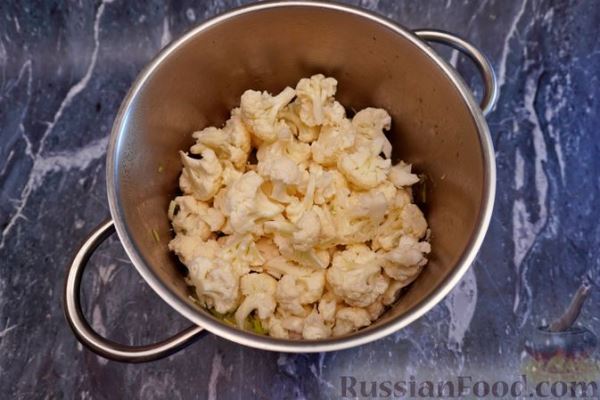 Сырный суп с цветной капустой, грибами и сливками