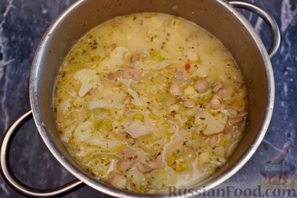 Сырный суп с цветной капустой, грибами и сливками