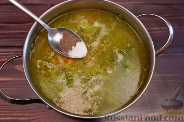 Овощной суп с брокколи, рисом и стручковой фасолью