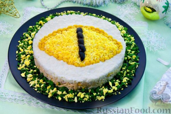 Салат "Глаз Змеи" с курицей, ананасами и кукурузой