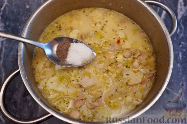 Сырный суп с цветной капустой, грибами и сливками